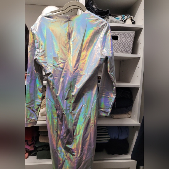 Norma Kamali long sleeve crew fishtail dress to midcalf in metallic silver - Picture 7 of 9